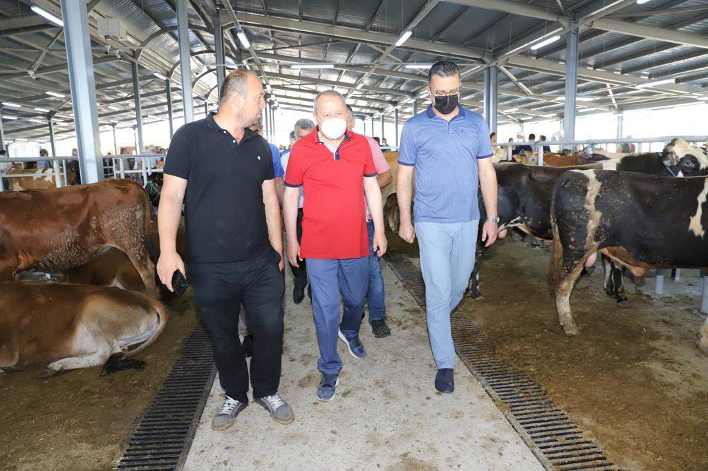 KAPALI HAYVAN PAZARI BESİCİLERE BÜYÜK KOLAYLIK SAĞLADI